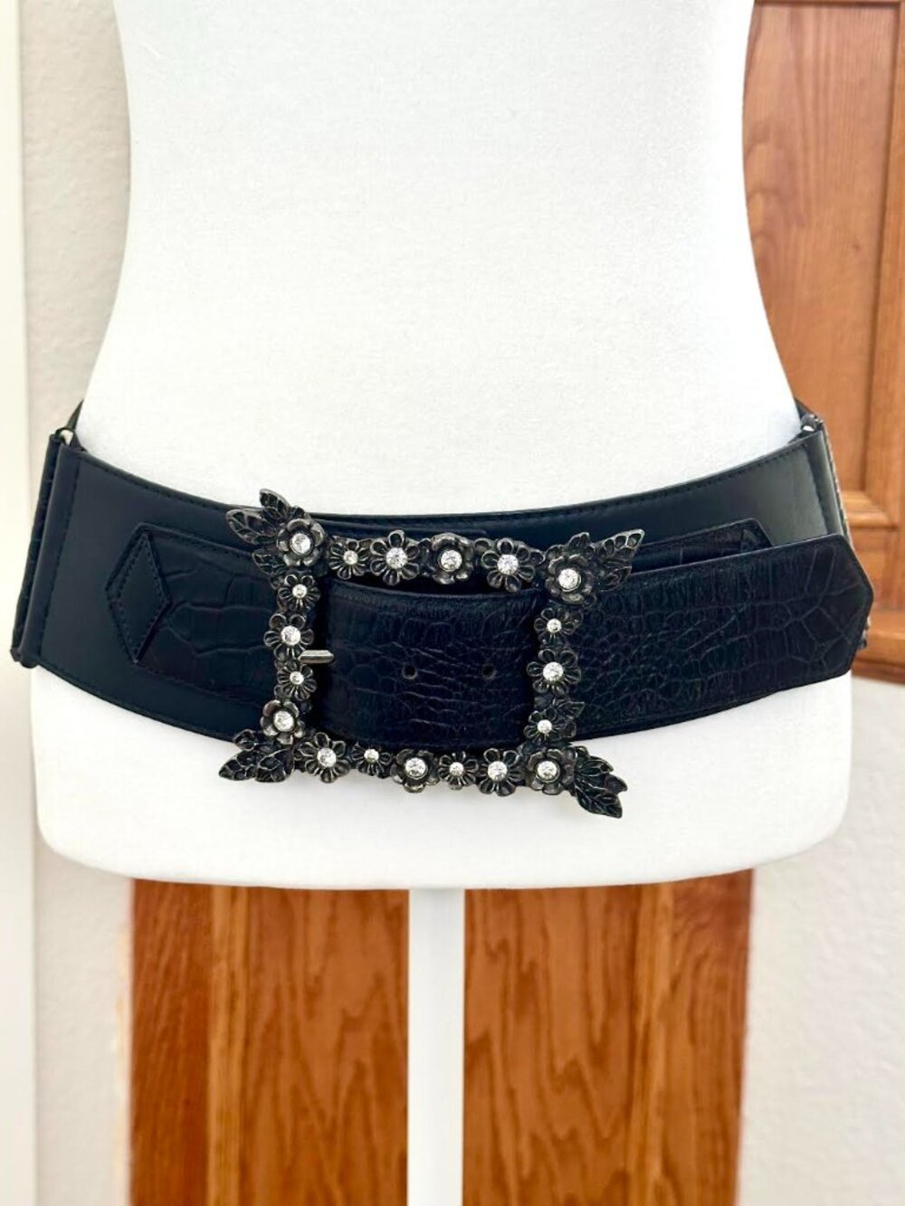Vitanuova Firenze Leather Statement Belt Rhinestone Metal Floral Buckle